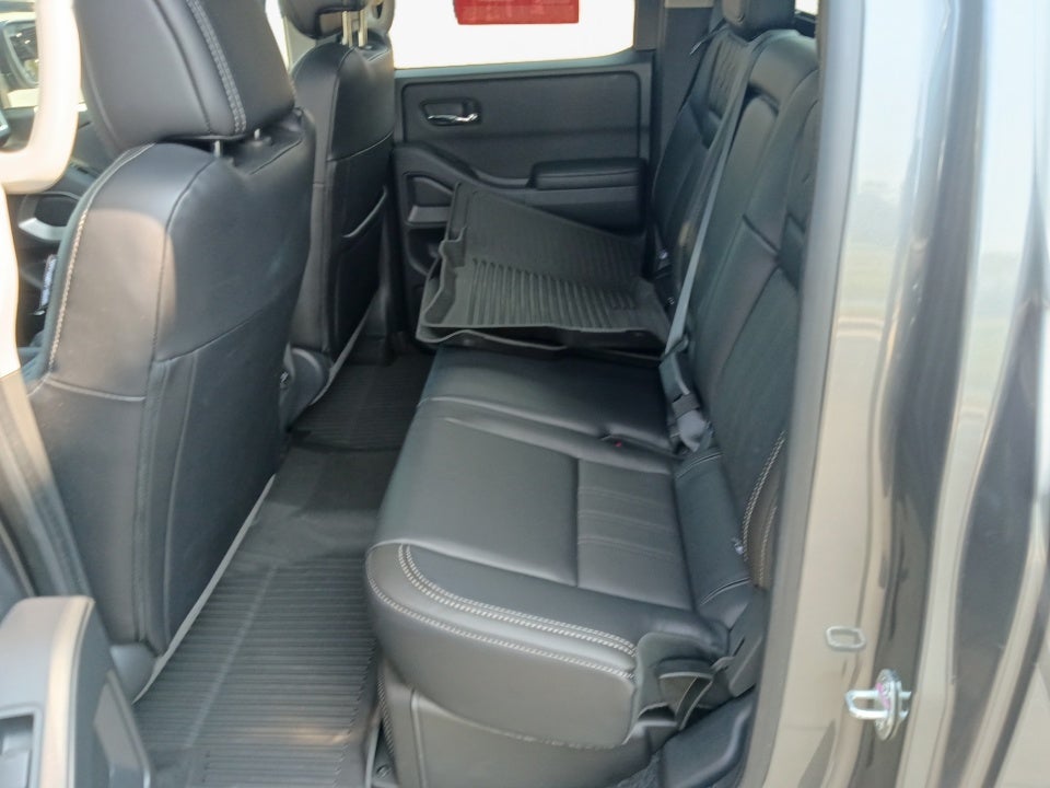 2025 Nissan Frontier SL