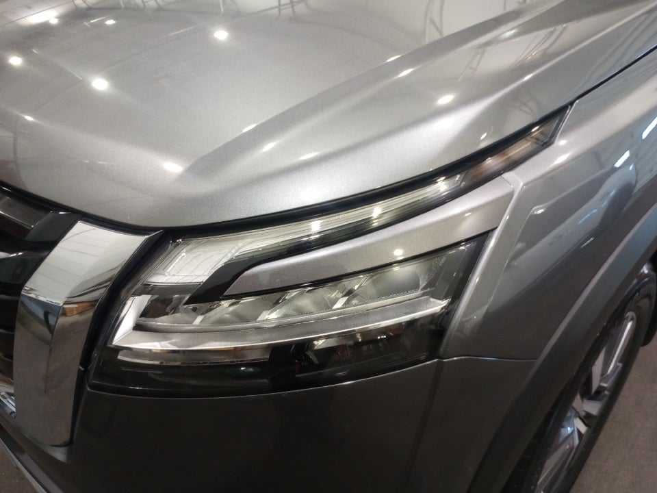 2022 Nissan Pathfinder SL 2WD