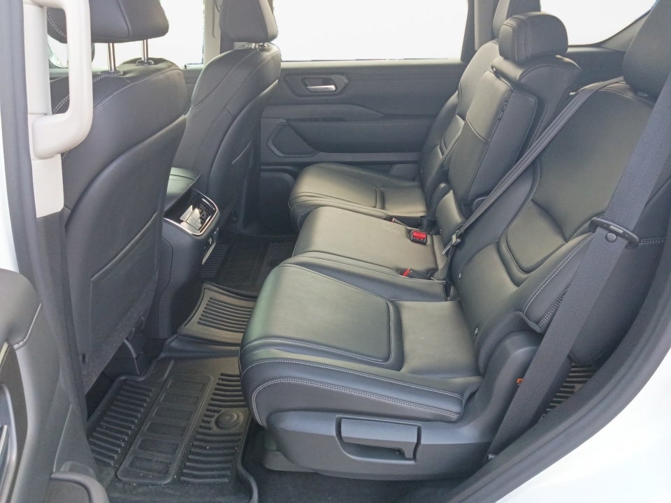 2025 Nissan Armada SV