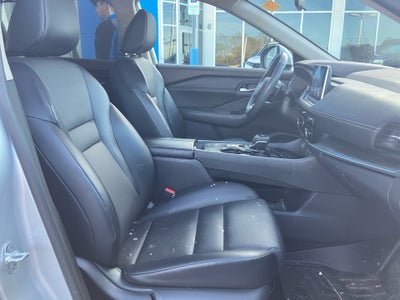 2022 Nissan Rogue SV FWD