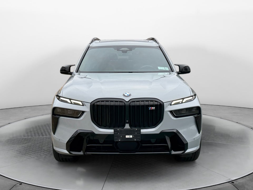 2023 BMW X7 M60i