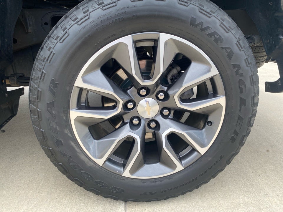 2022 Chevrolet Silverado 1500 4WD Crew Cab Short Bed LT with 2FL