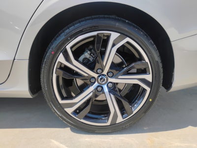 2024 Volvo S60 Plus Dark Theme