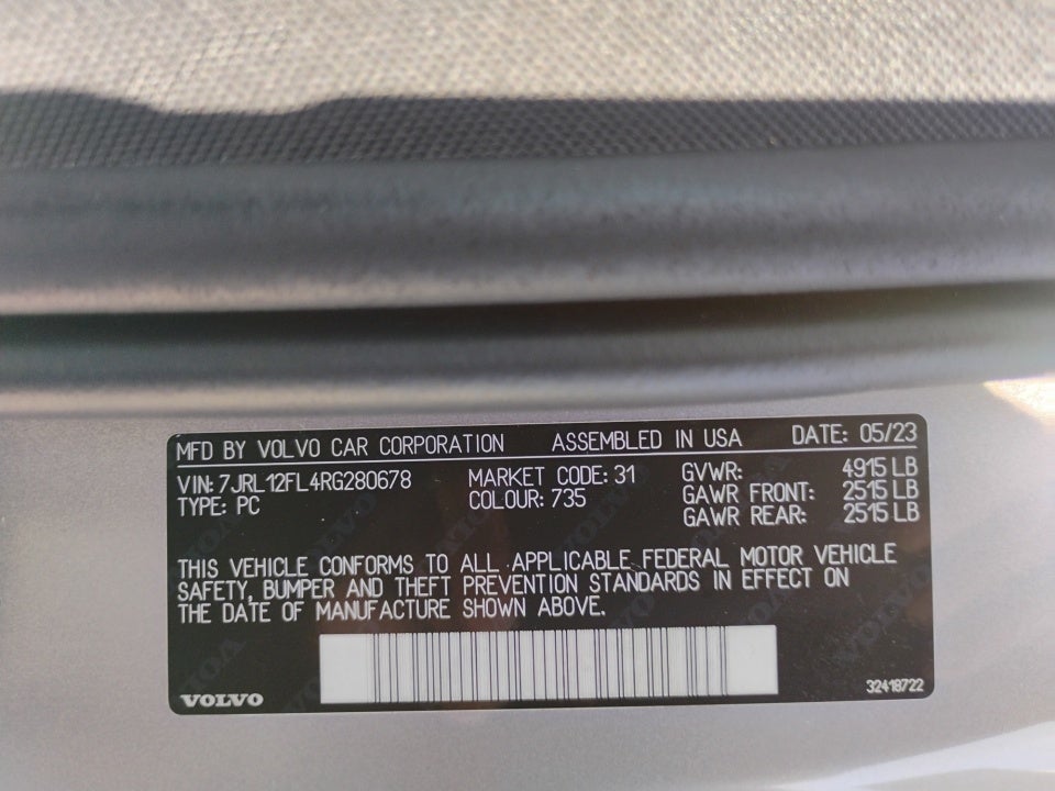 2024 Volvo S60 Plus Dark Theme