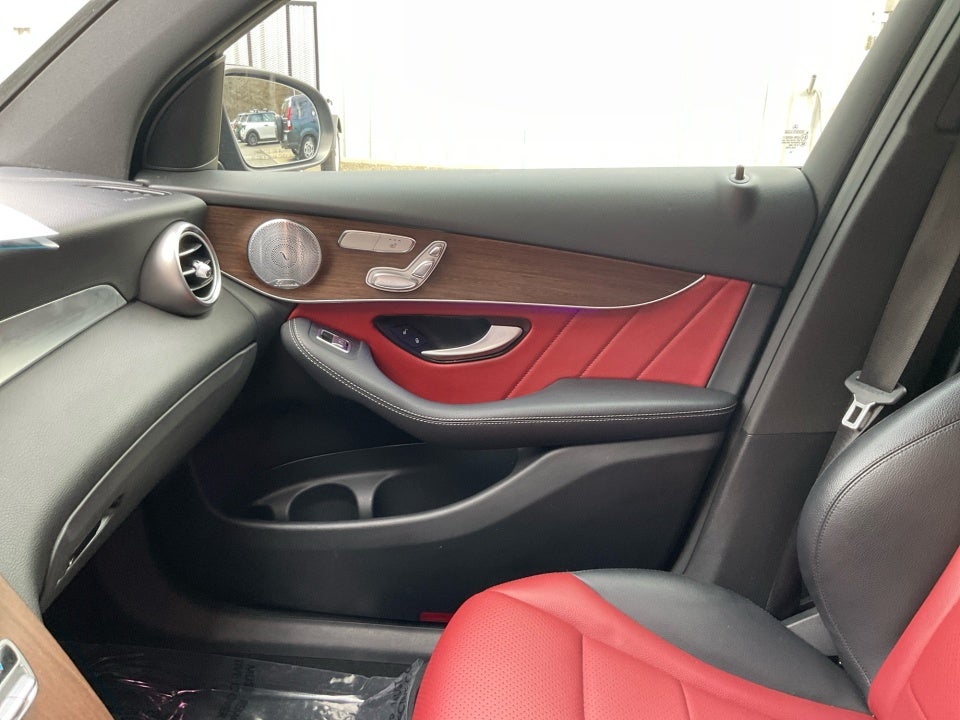 2020 Mercedes-Benz GLC 300 GLC 300