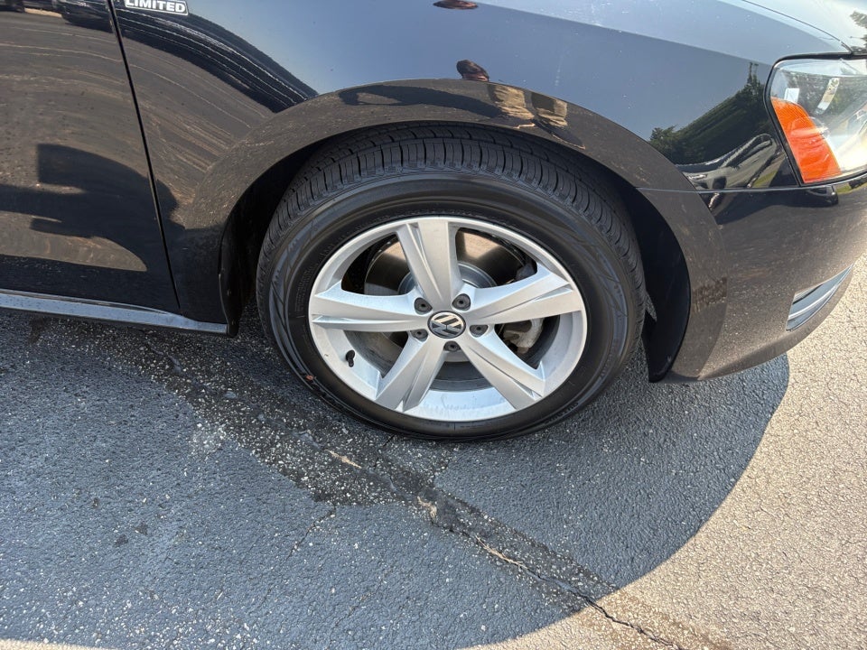 2015 Volkswagen Passat 1.8T Limited Edition