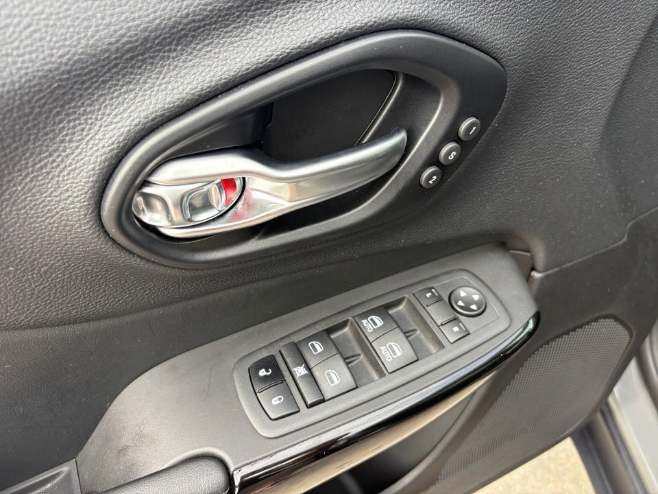 2023 Jeep Cherokee Altitude Lux 4x4