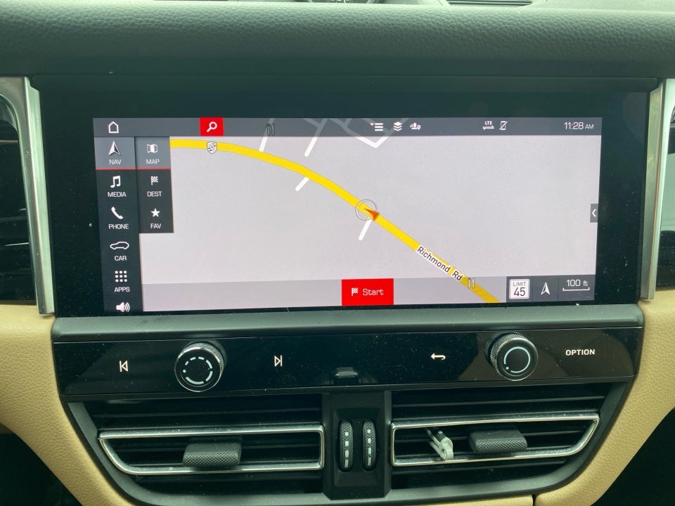 2023 Porsche Macan Base