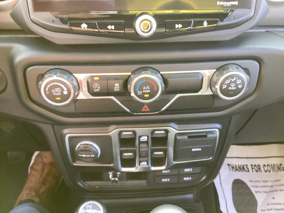 2021 Jeep Gladiator Willys 4x4