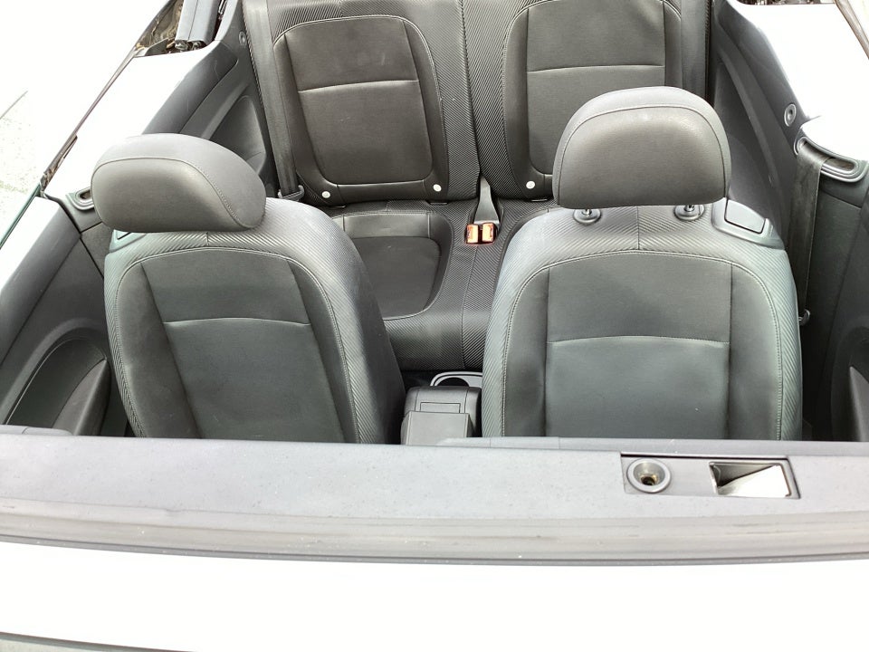 2013 Volkswagen Beetle Convertible 2.5L