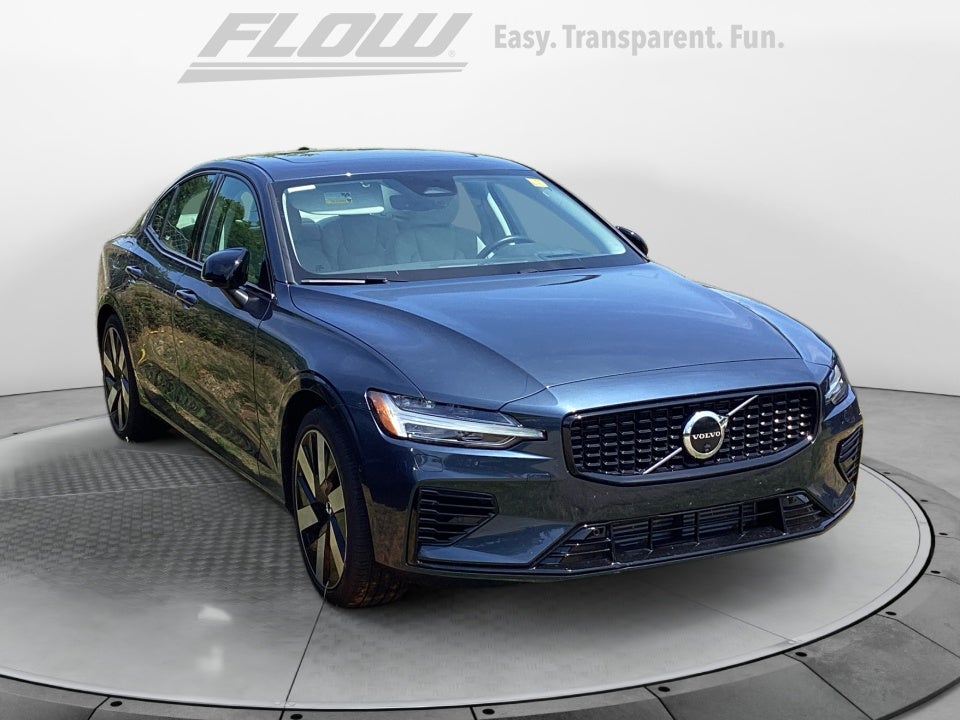 2024 Volvo S60 Recharge Plug-In Hybrid T8 Ultimate Dark Theme