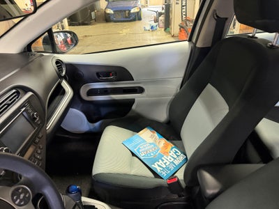 2014 Toyota Prius c Three