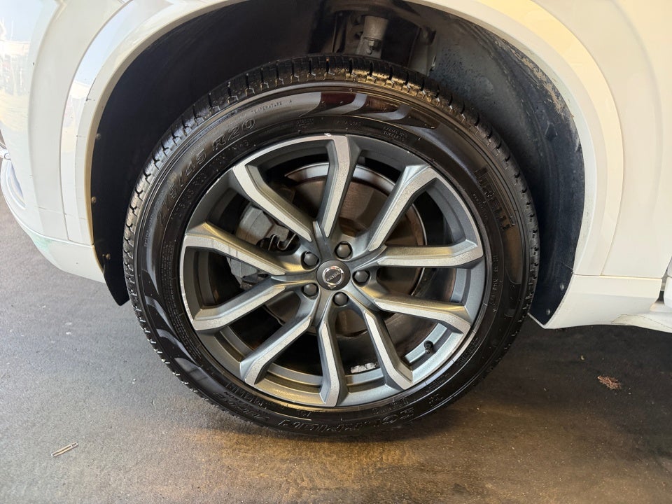 2017 Volvo XC90 Momentum
