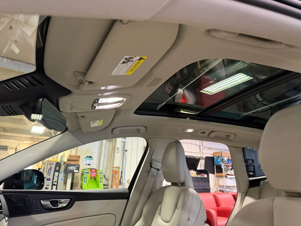 2025 Volvo XC60 Plug-In Hybrid Ultra, T8 AWD Electric/Gasoline, Dark