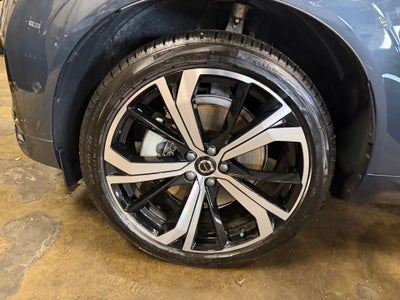 2025 Volvo XC60 Plug-In Hybrid Ultra, T8 AWD Electric/Gasoline, Dark