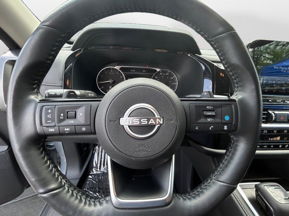 2024 Nissan Pathfinder SL