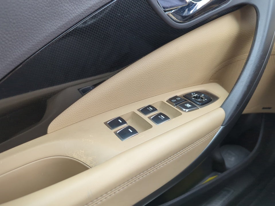 2012 Hyundai Azera 4dr Sdn