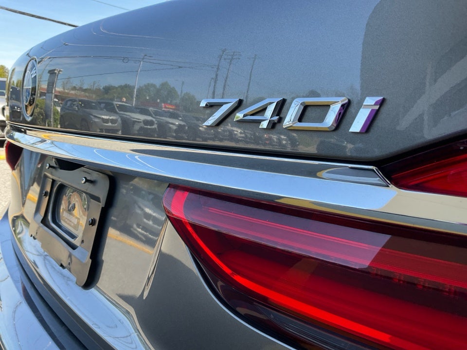 2019 BMW 740i 740i