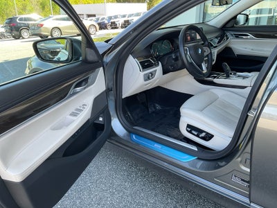 2019 BMW 740i 740i