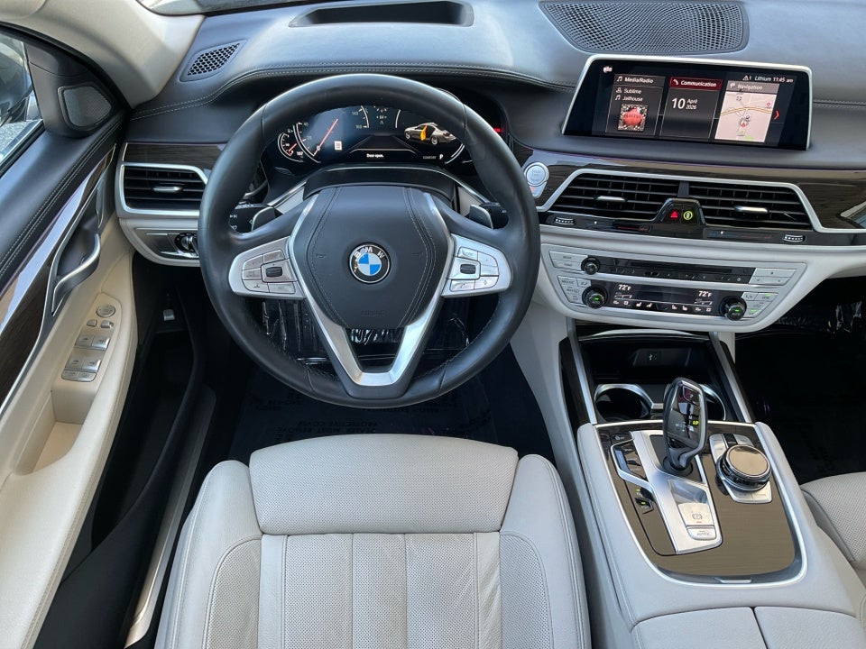 2019 BMW 740i 740i