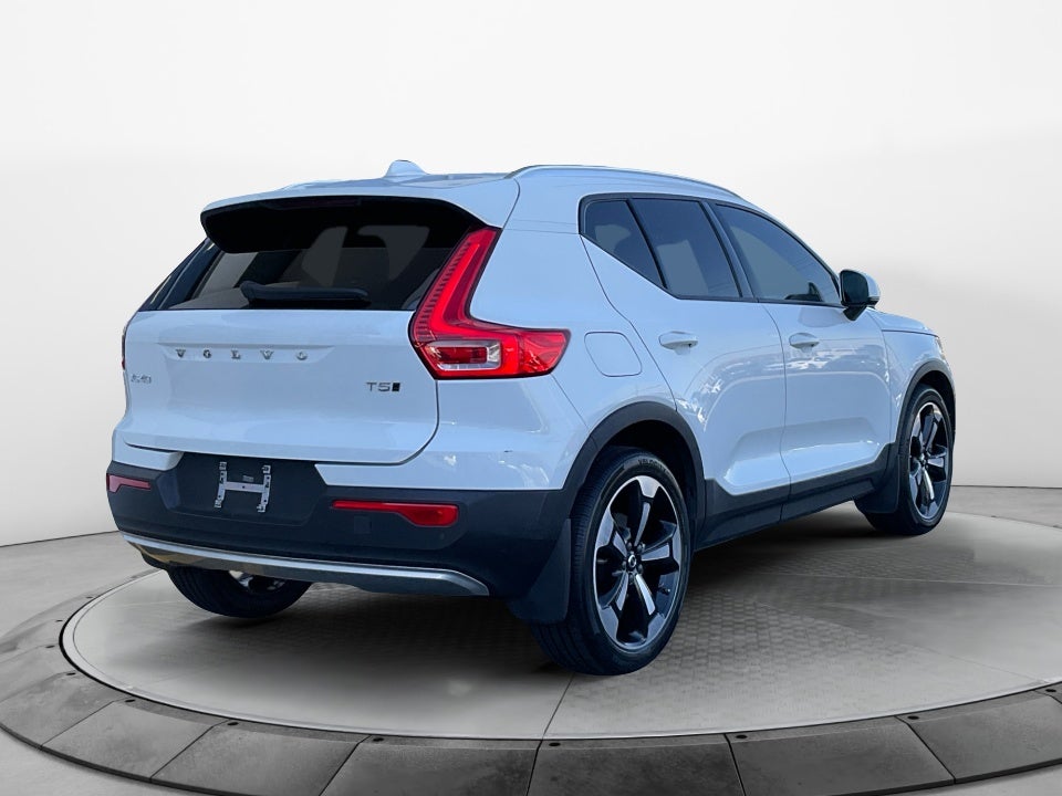 2020 Volvo XC40 Momentum