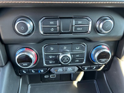 2024 GMC Yukon 4WD AT4