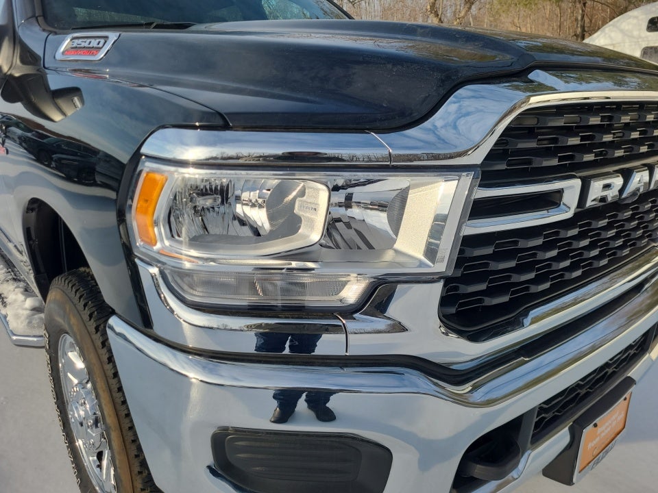 2024 RAM 3500 Tradesman Crew Cab 4x4 6'4" Box