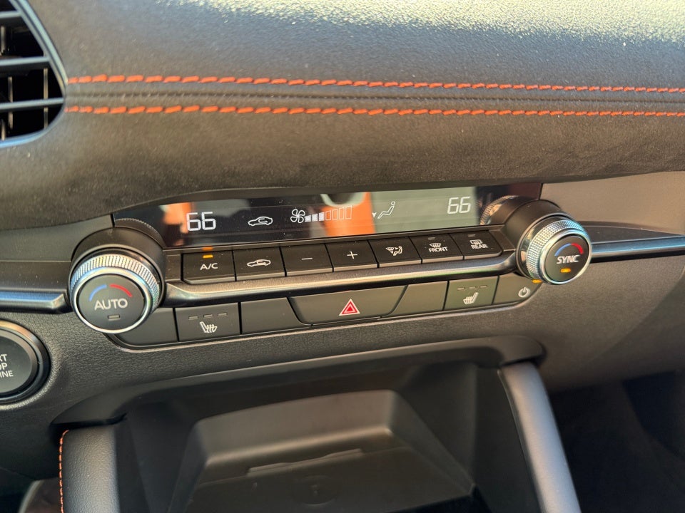 2024 Mazda Mazda3 Hatchback 2.5 Carbon Turbo