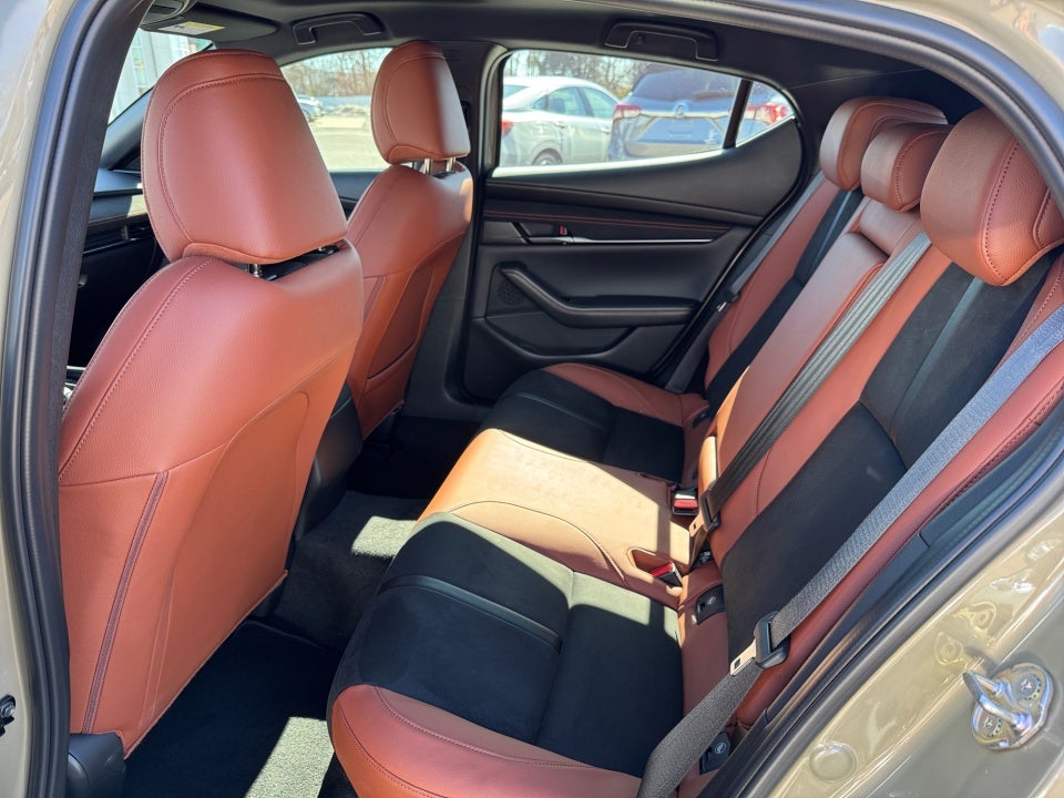 2024 Mazda Mazda3 Hatchback 2.5 Carbon Turbo