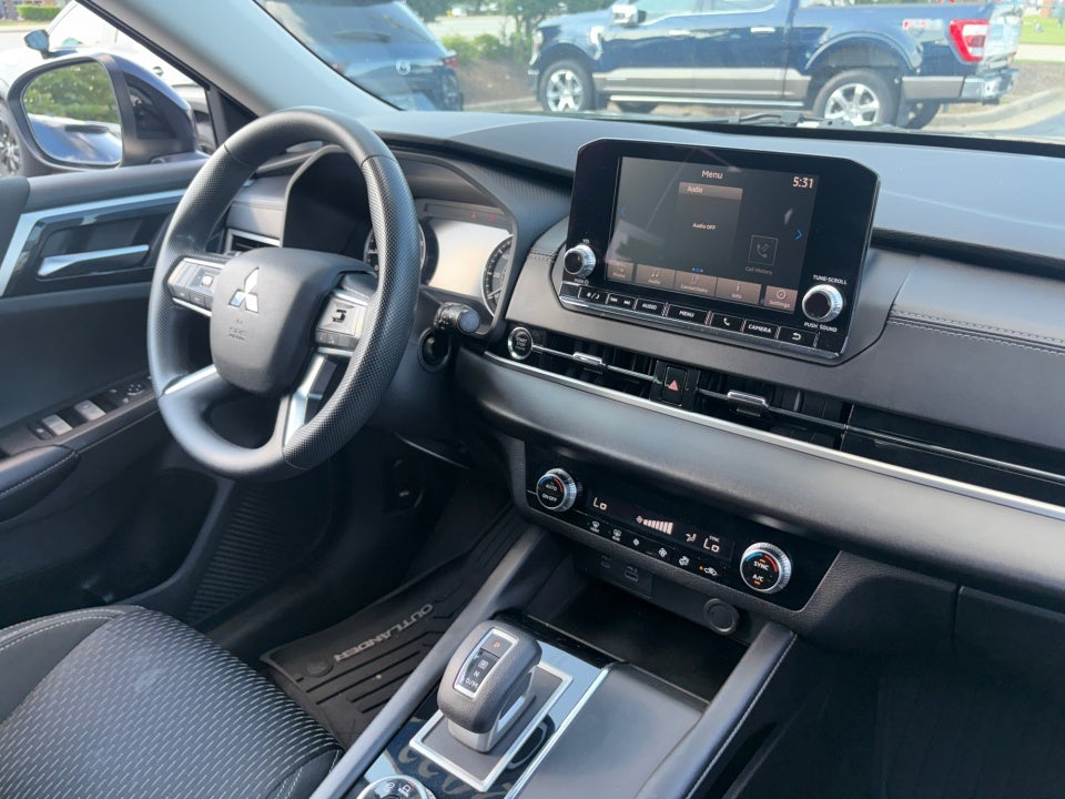 2022 Mitsubishi Outlander ES