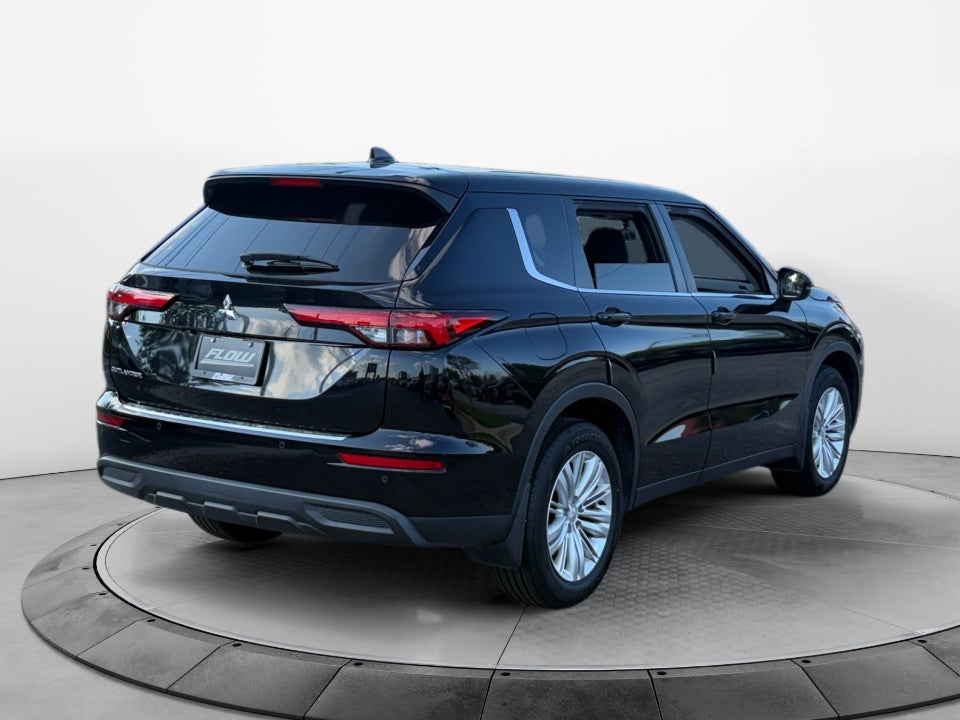 2022 Mitsubishi Outlander ES