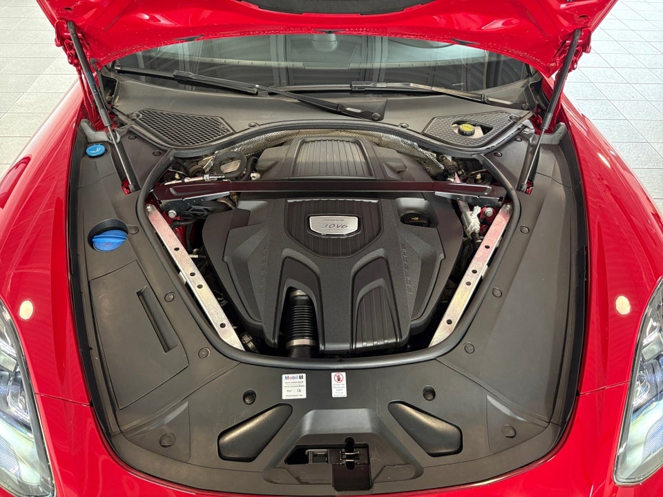 2018 Porsche Panamera 4