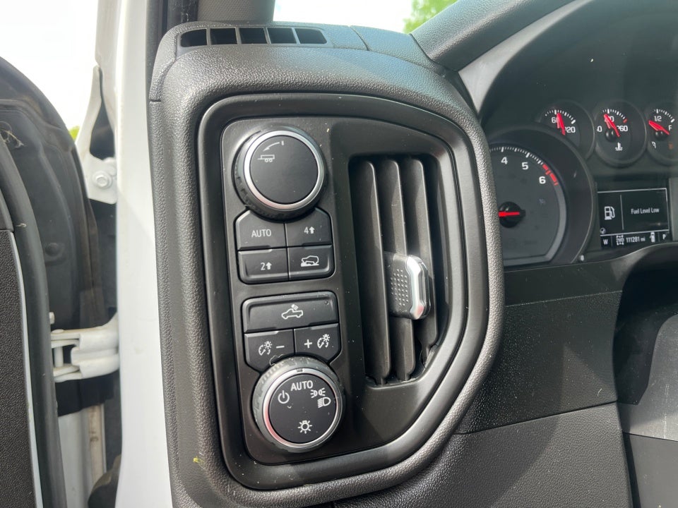 2020 Chevrolet Silverado 4WD Crew Cab Short Bed Custom