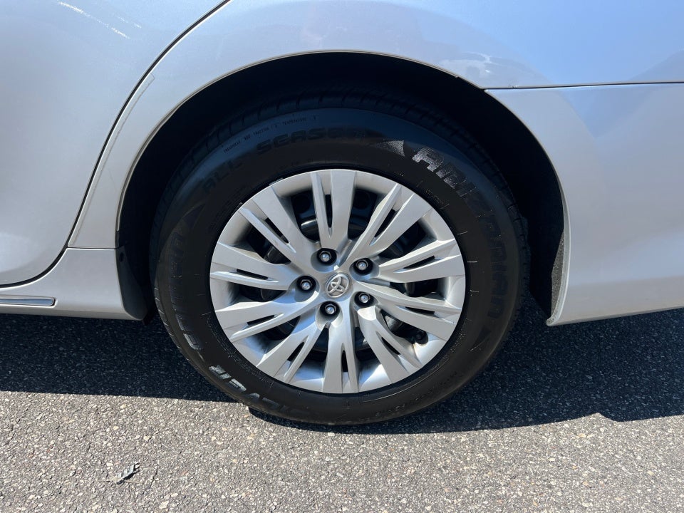 2013 Toyota CAMRY LE