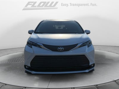 2025 Toyota Sienna XLE 8 Passenger