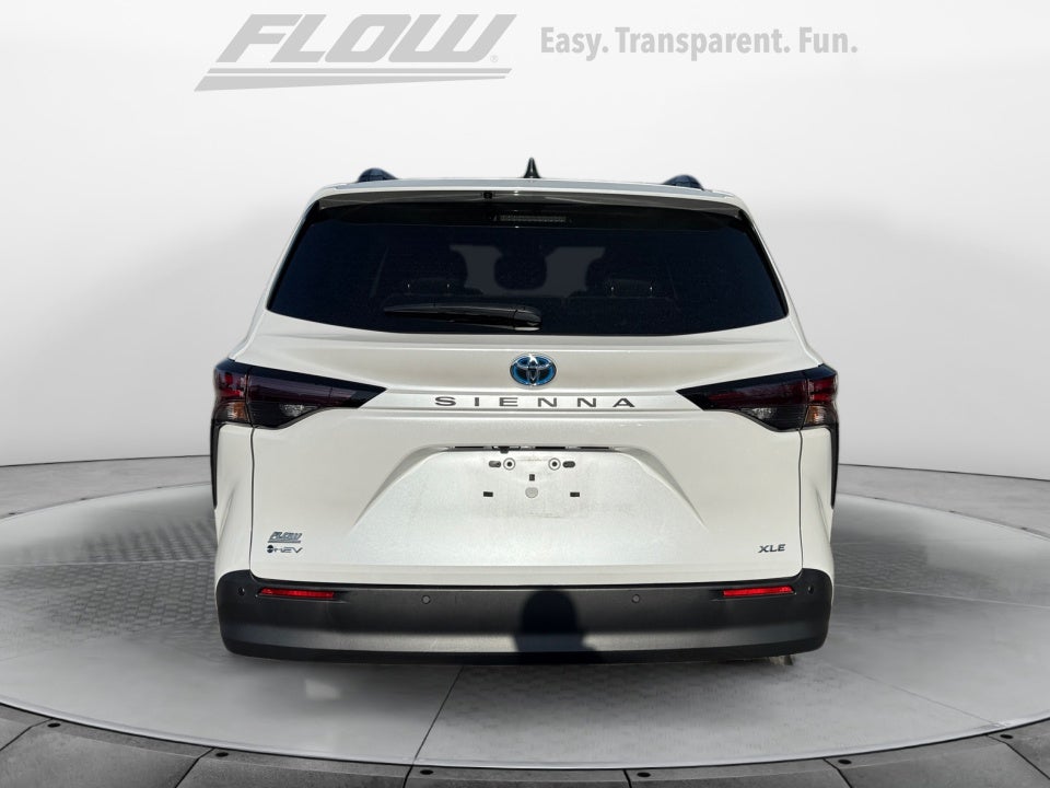 2025 Toyota Sienna XLE 8 Passenger