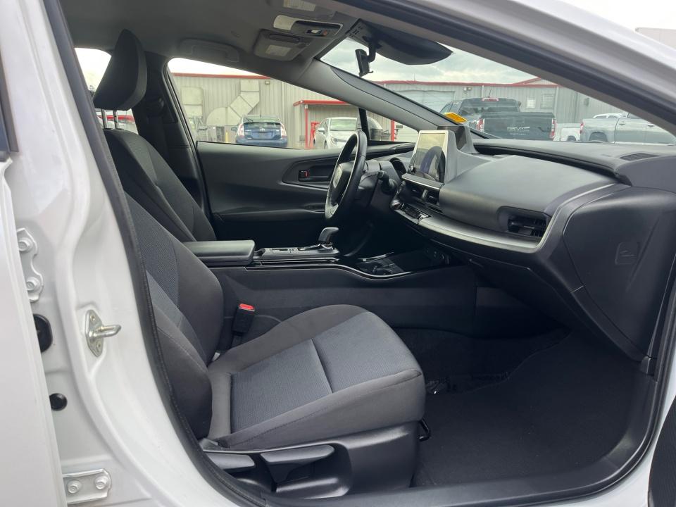 2025 Toyota Prius LE