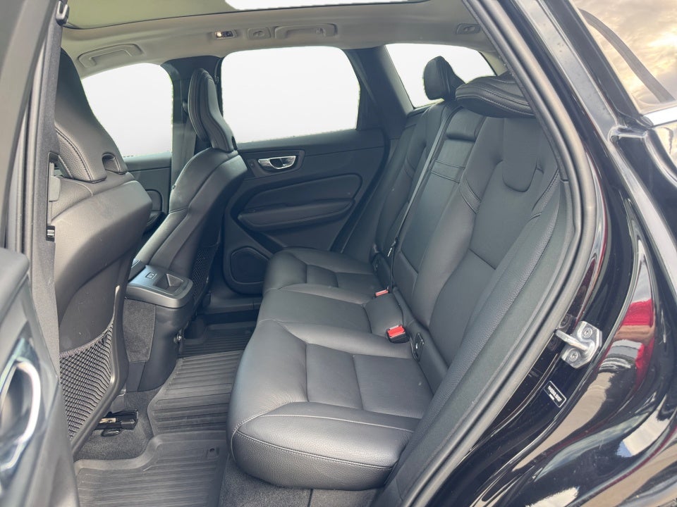2020 Volvo XC60 T5 Momentum