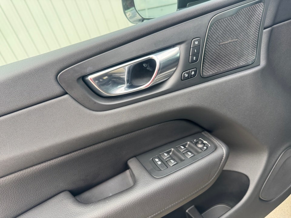 2020 Volvo XC60 T5 Momentum