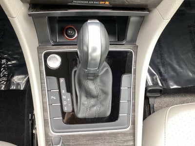 2018 Volkswagen Passat 2.0T SE