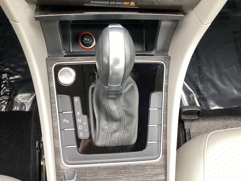 2018 Volkswagen Passat 2.0T SE