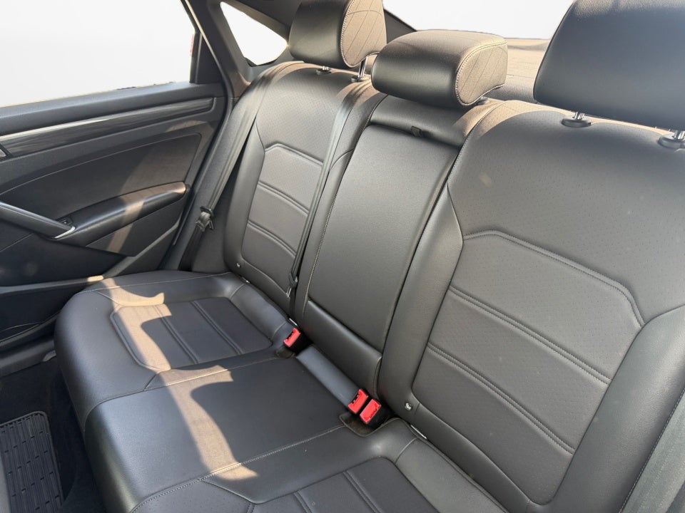 2021 Volkswagen Passat 2.0T R-Line