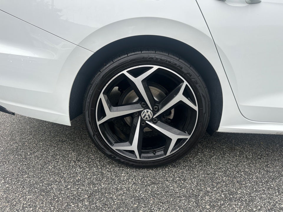 2021 Volkswagen Passat 2.0T R-Line