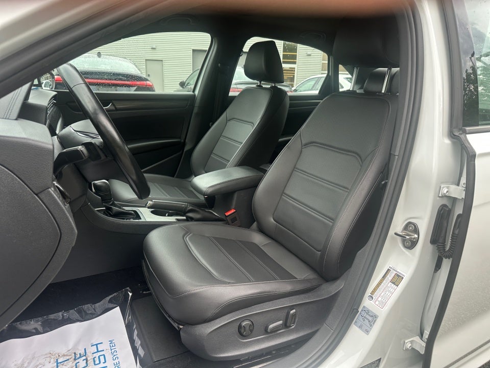 2021 Volkswagen Passat 2.0T R-Line