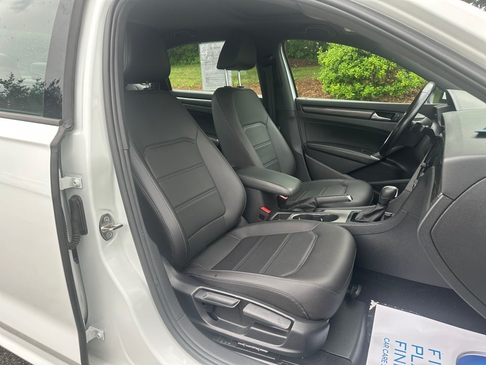 2021 Volkswagen Passat 2.0T R-Line