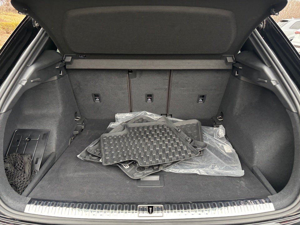 2020 Audi Q3 Premium Plus 45 TFSI S line quattro Tiptronic