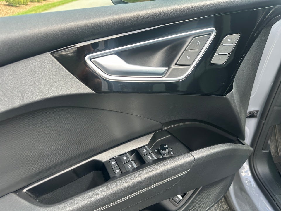 2024 Audi Q4 e-tron Premium Plus