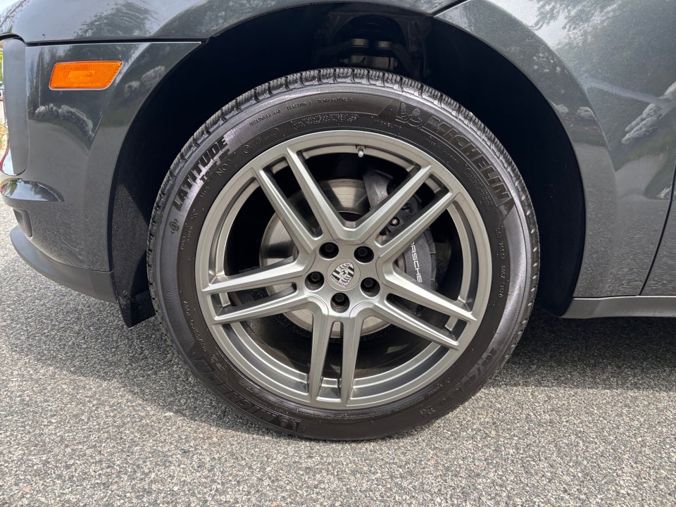 2021 Porsche Macan AWD