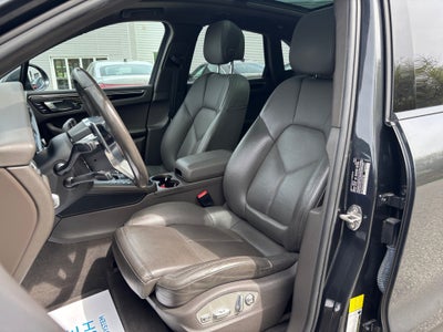 2021 Porsche Macan AWD