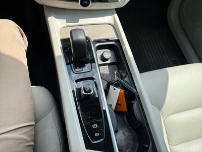 2023 Volvo XC60 Plus Bright Theme